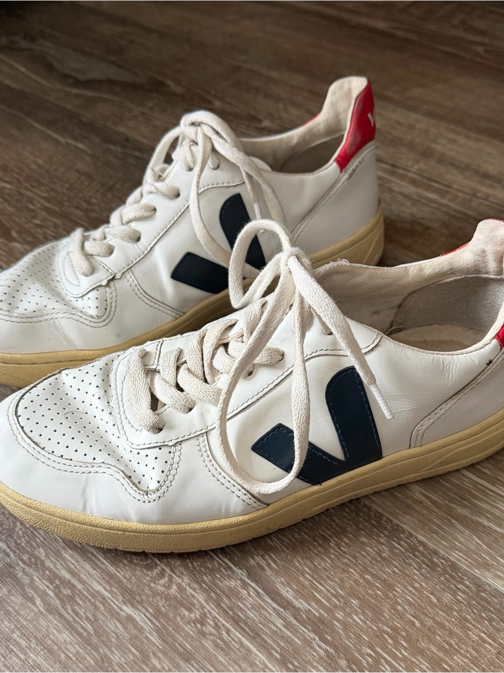 Veja V-10 Leather Lace Up Casual Sneakers Nautico Pekin Women’s EU 39 US 8